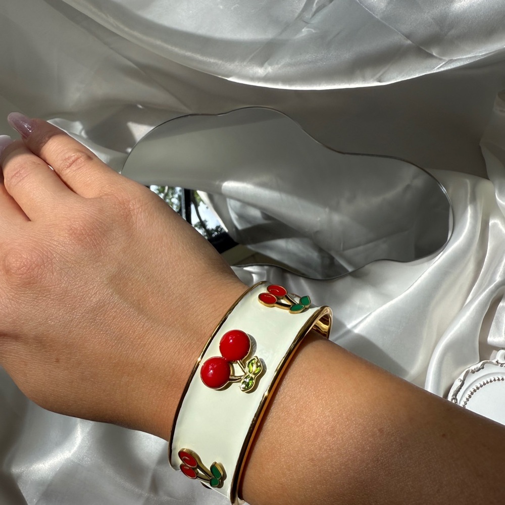 Cherry Enamel cuff Bracelet 
Gold
Stainless steel - Picture 11 of 12
